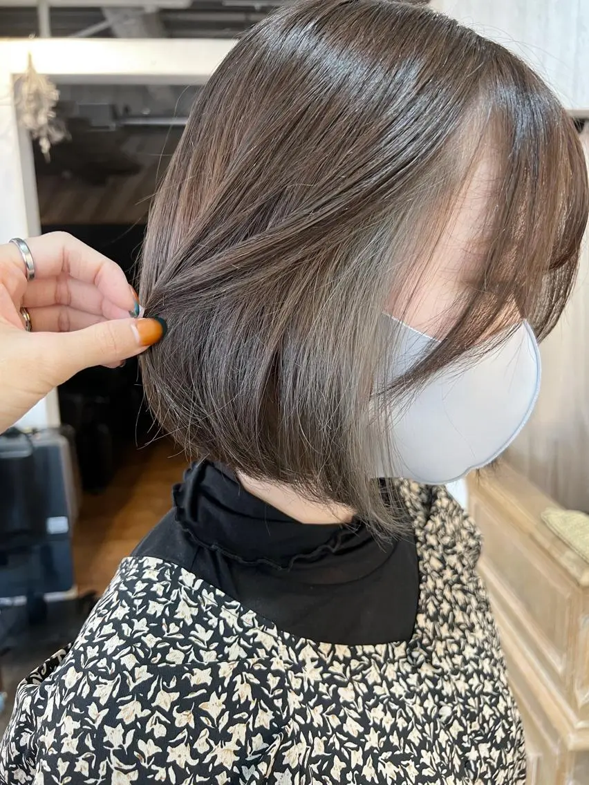 ショート カラー ダブルカラー イヤリングカラー ハイライトカラー イルミナカラー インナーカラー 初めてでも失敗しない 透明感カラー　Miiのヘアスタイル