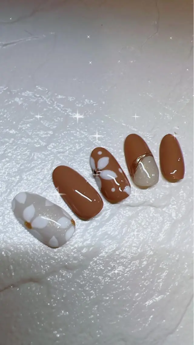 カラー ネイル ecru エクリュのネイルデザイン