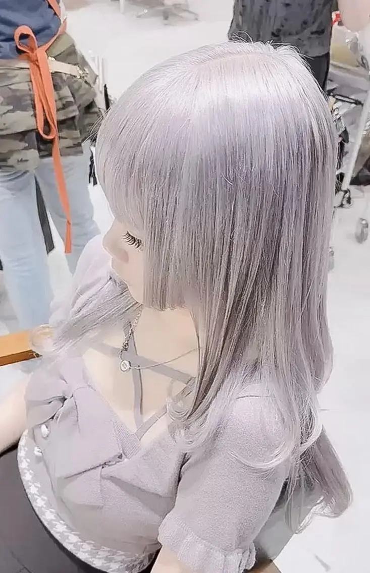 カラー セミロング アッシュ アッシュグレー アッシュグレージュ ブリーチ ケアブリーチ 🪐原宿/ハイトーン /デザインカラー🪐のヘアスタイル