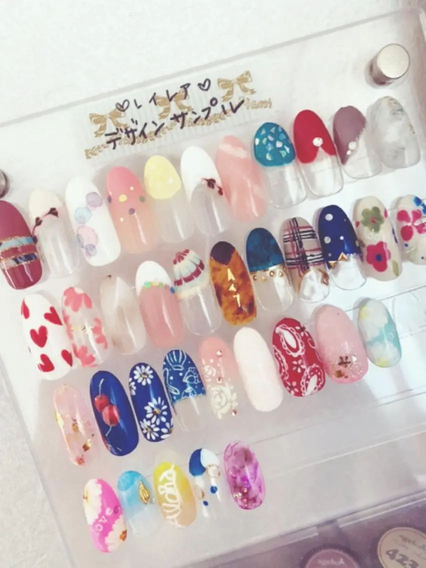 ネイル レイレア ネイルルームのネイルデザイン