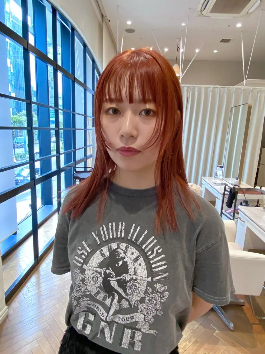 セミロング カラー ブリーチ レッドカラー 増井 彩乃のヘアスタイル