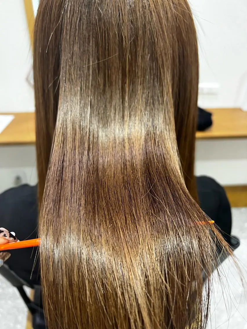 ロング 髪質改善 カット 縮毛矯正 トリートメント 新井 友菜のヘアスタイル