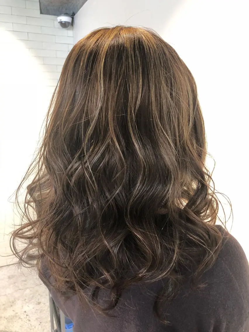 ロング カラー ヘアアレンジ ブリーチ ハイライトカラー イルミナカラー ハイライト カット ヘアカラー パーマ 縮毛矯正 トリートメント レイヤー×ヘッドスパ *保田遥*のヘアスタイル