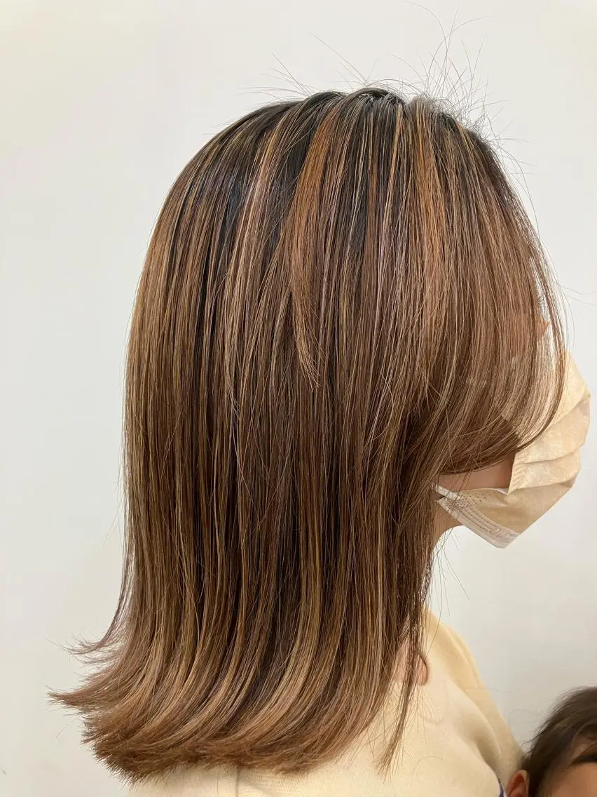 ミディアム カラー 勝野 麻美のヘアスタイル
