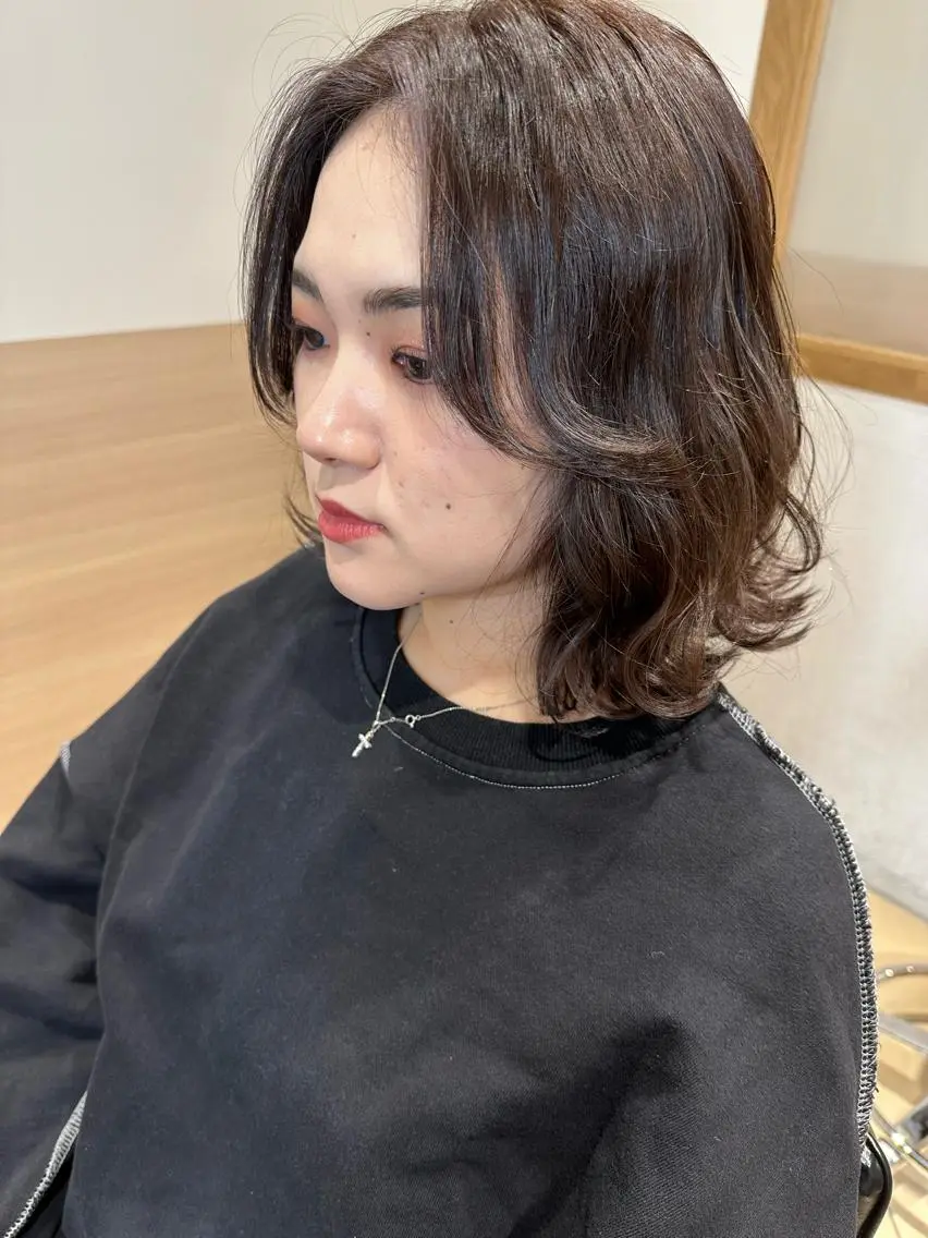 ショート カラー ブラウンカラー ケアカラー ピンクカラー ピンクブラウン パープルカラー カット ヘアカラー 天野 瑠真のヘアスタイル