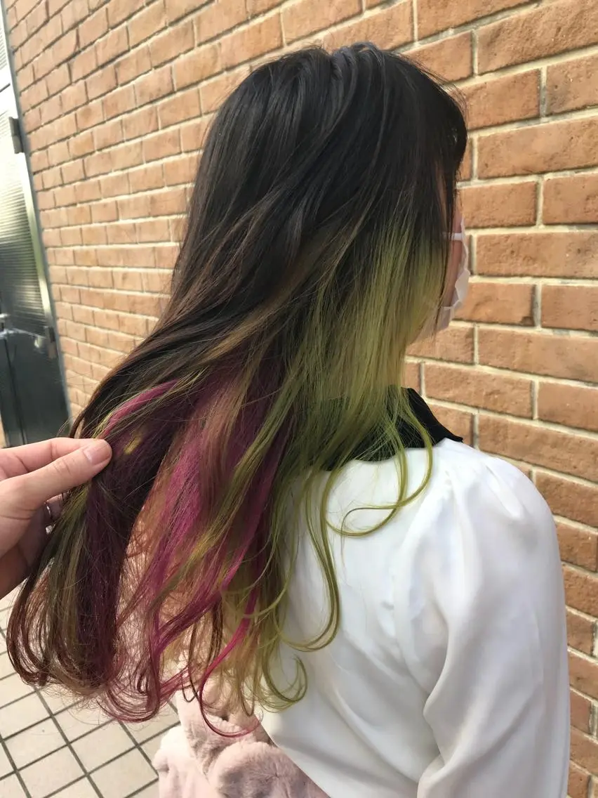 セミロング カラー パーマ ヘアアレンジ メンズ キッズ ネイル マツエク・マツパ メンズインナーカラー インナーカラー サロンドミルク 渋谷高比良のヘアスタイル