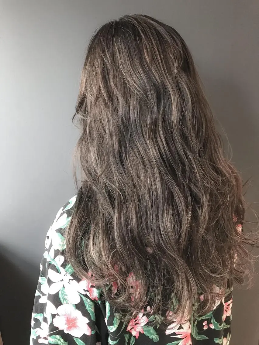 セミロング カラー アッシュ 透明感カラー ハイライトカラー ハイライト ヘアカラー BOX mico.のヘアスタイル