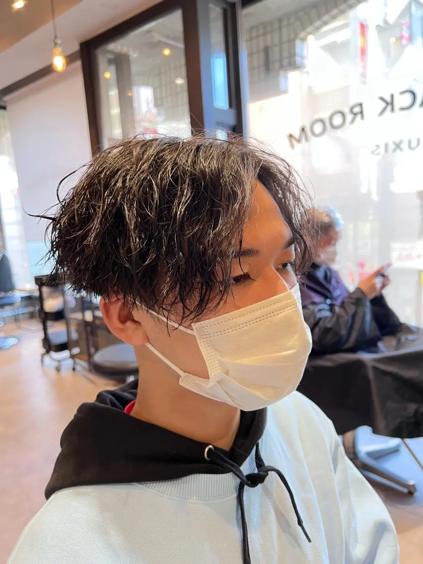 パーマ メンズ メンズパーマ ツイストスパイラルパーマ スパイラルパーマ 大澤 慶紘のヘアスタイル