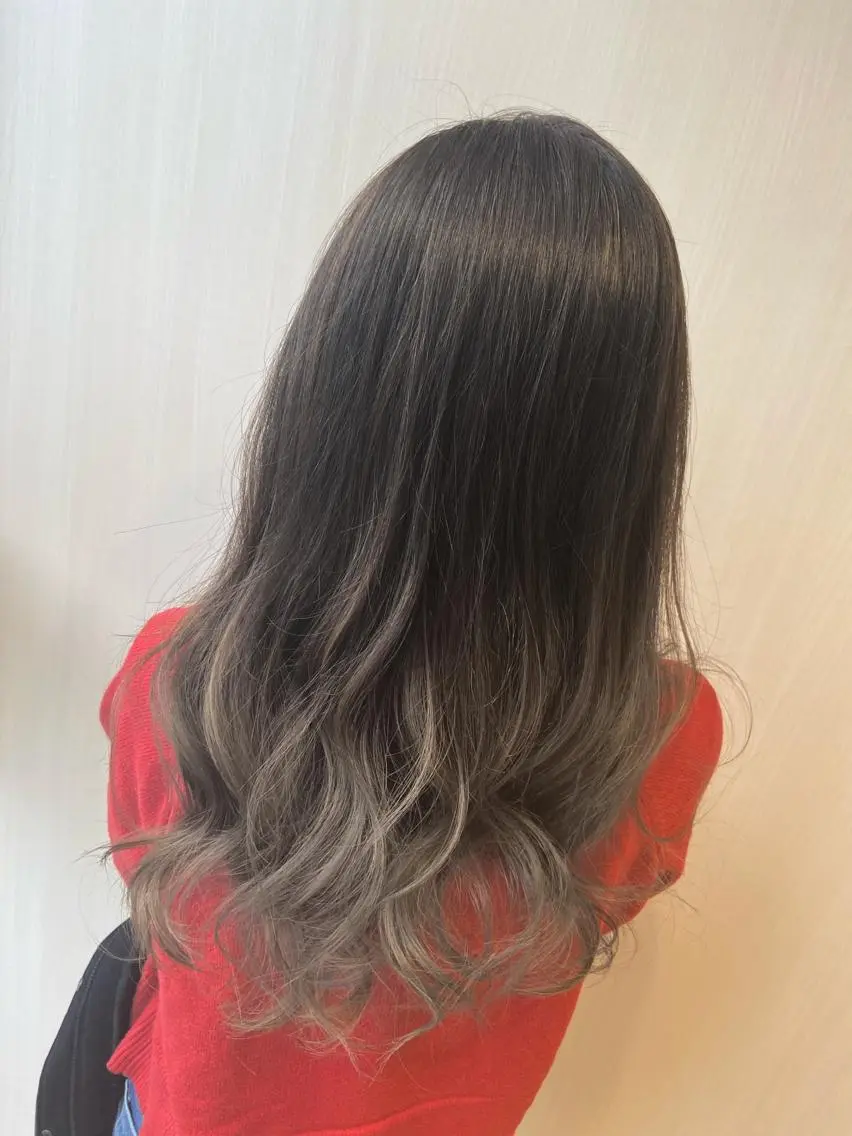 ロング カラー カット ヘアカラー トリートメント 川本 あゆのヘアスタイル