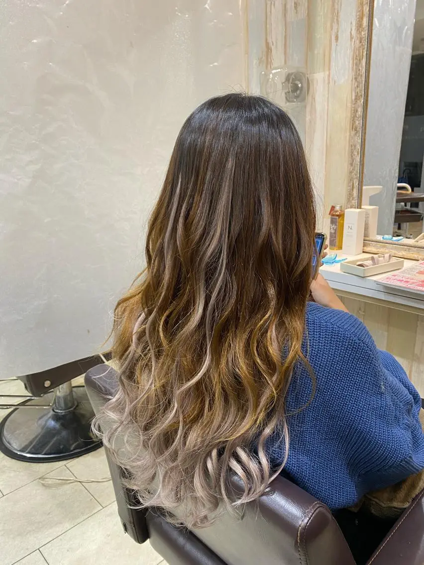 ロング 石井 彰浩のヘアスタイル