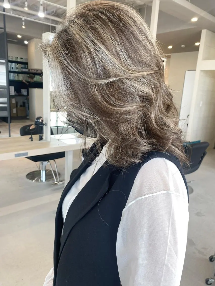 ミディアム カラー ヘアアレンジ ネイル マツエク・マツパ アイブロウ ヘアカラー トリートメント 井上 一平のヘアスタイル