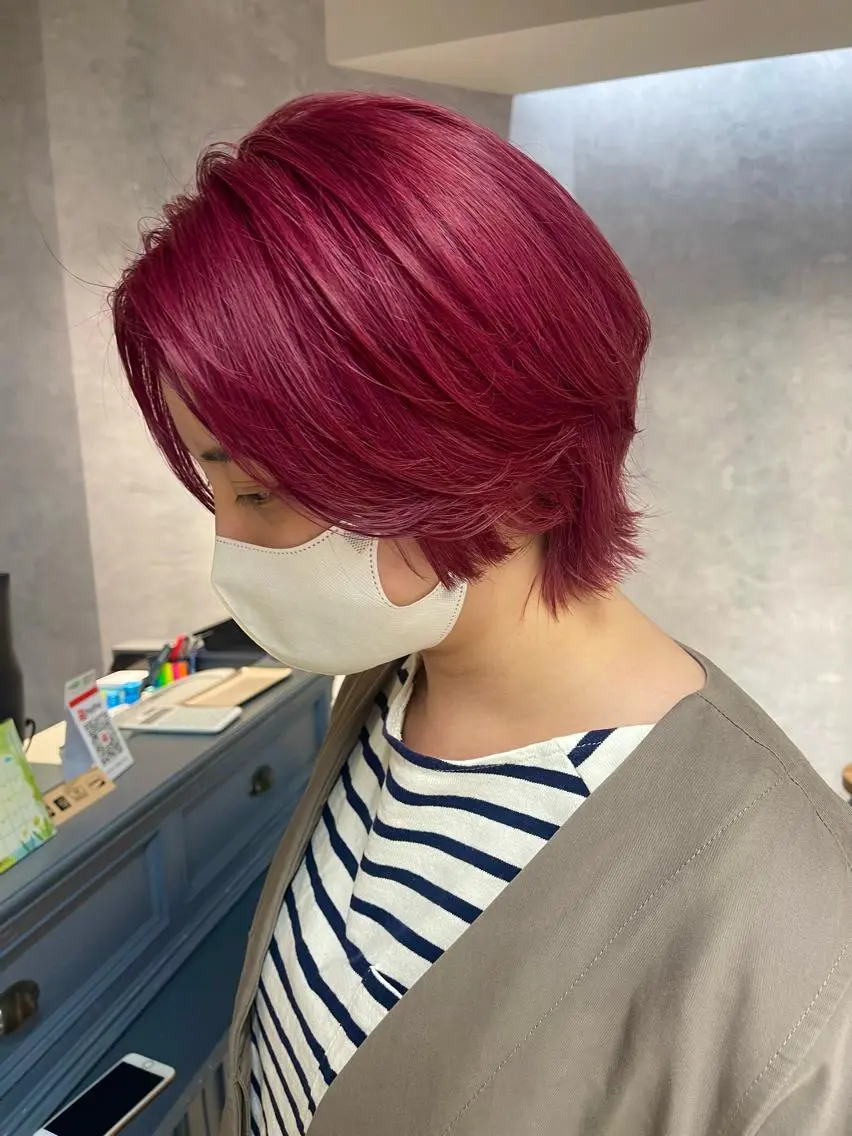 ショート カラー ブリーチ ケアブリーチ ハイライトカラー インナーカラー ハイライト 福西 洋斗のヘアスタイル