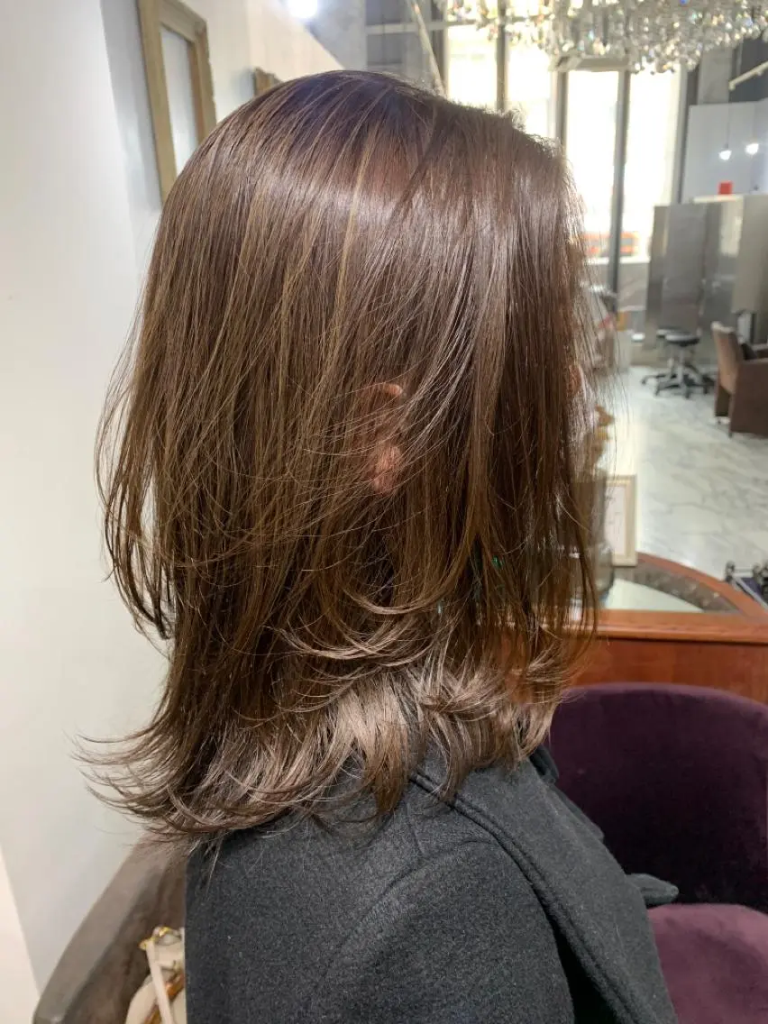 ミディアム エクステ(レミー毛) NINEのヘアスタイル