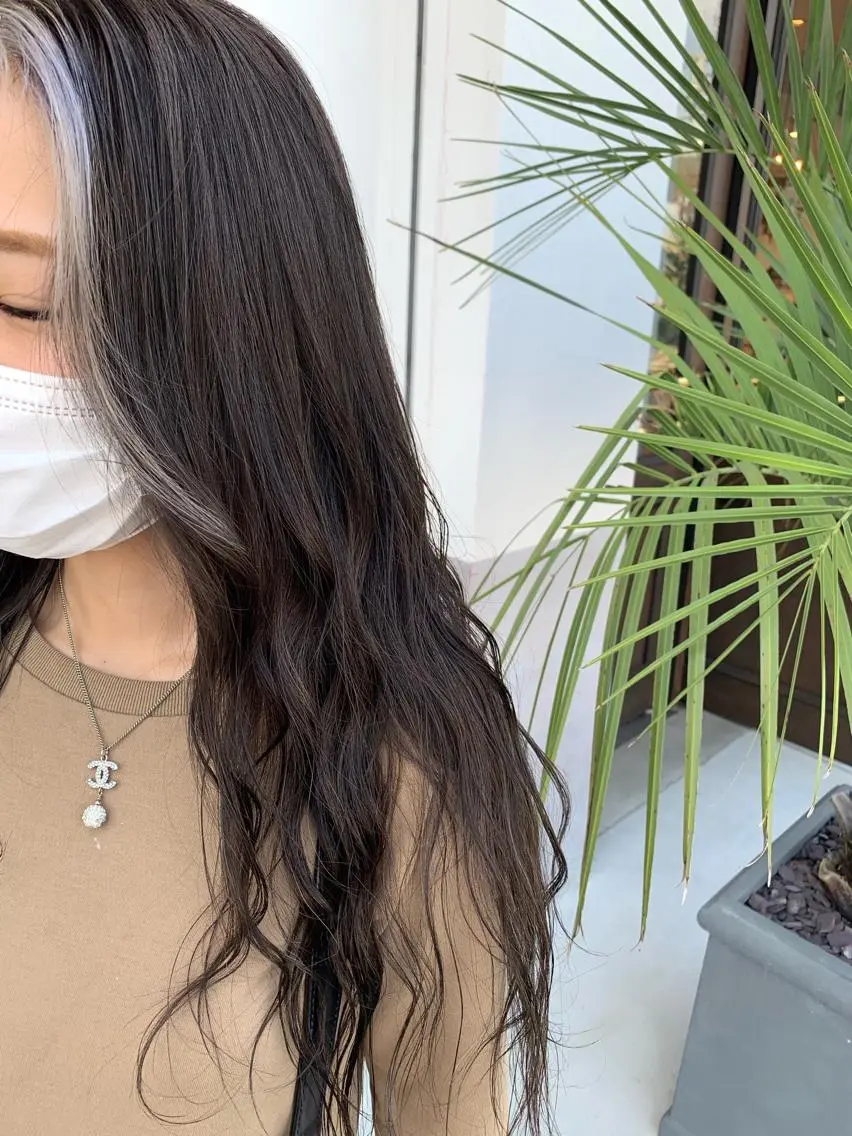 ロング カラー ハイライトカラー ハイライト 比嘉 千咲のヘアスタイル