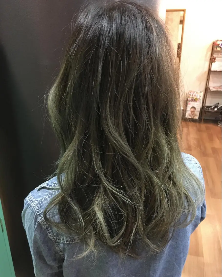 ロング カラー 國村 優のヘアスタイル