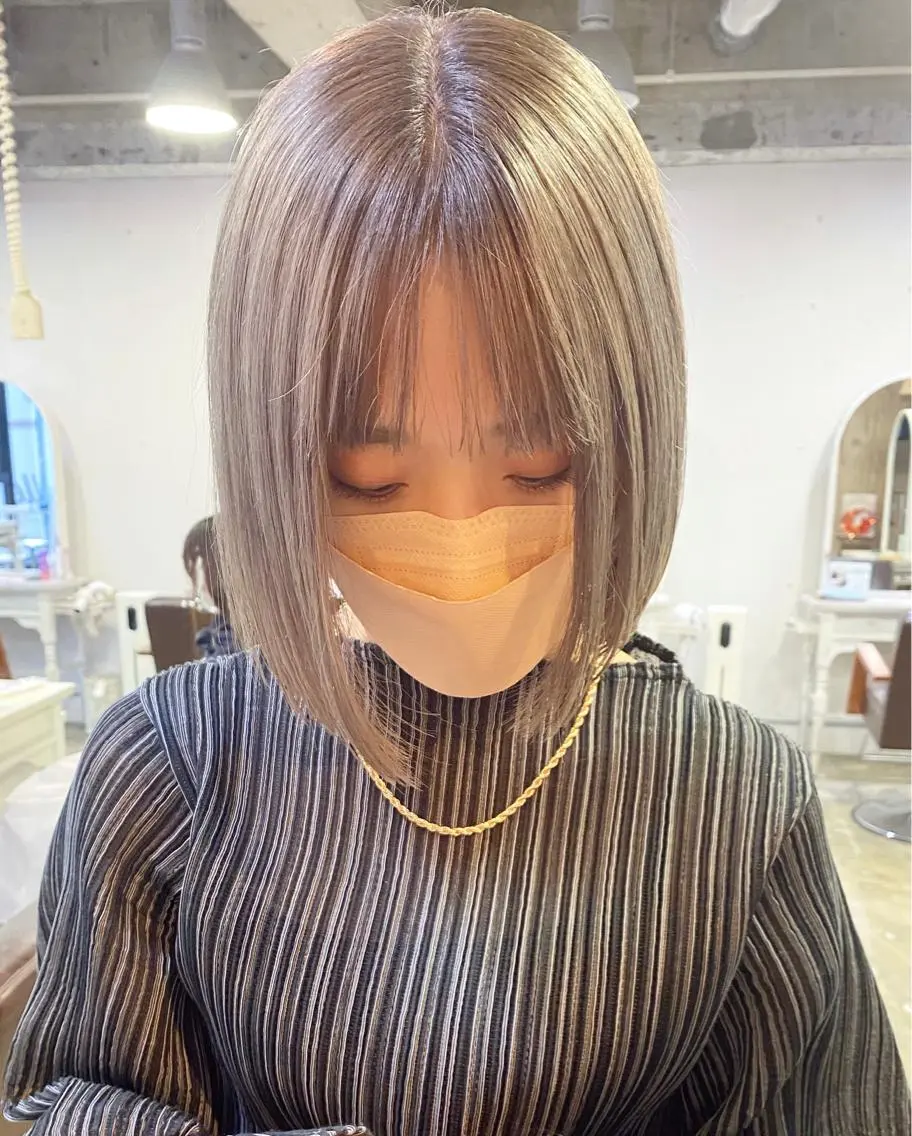 ショート カラー ヘアアレンジ ミストバング ベージュカラー ブリーチ ブロンド ケアブリーチ カット ヘアカラー 福岡似合わせレイヤー /ウルフ/ハイトーンのヘアスタイル