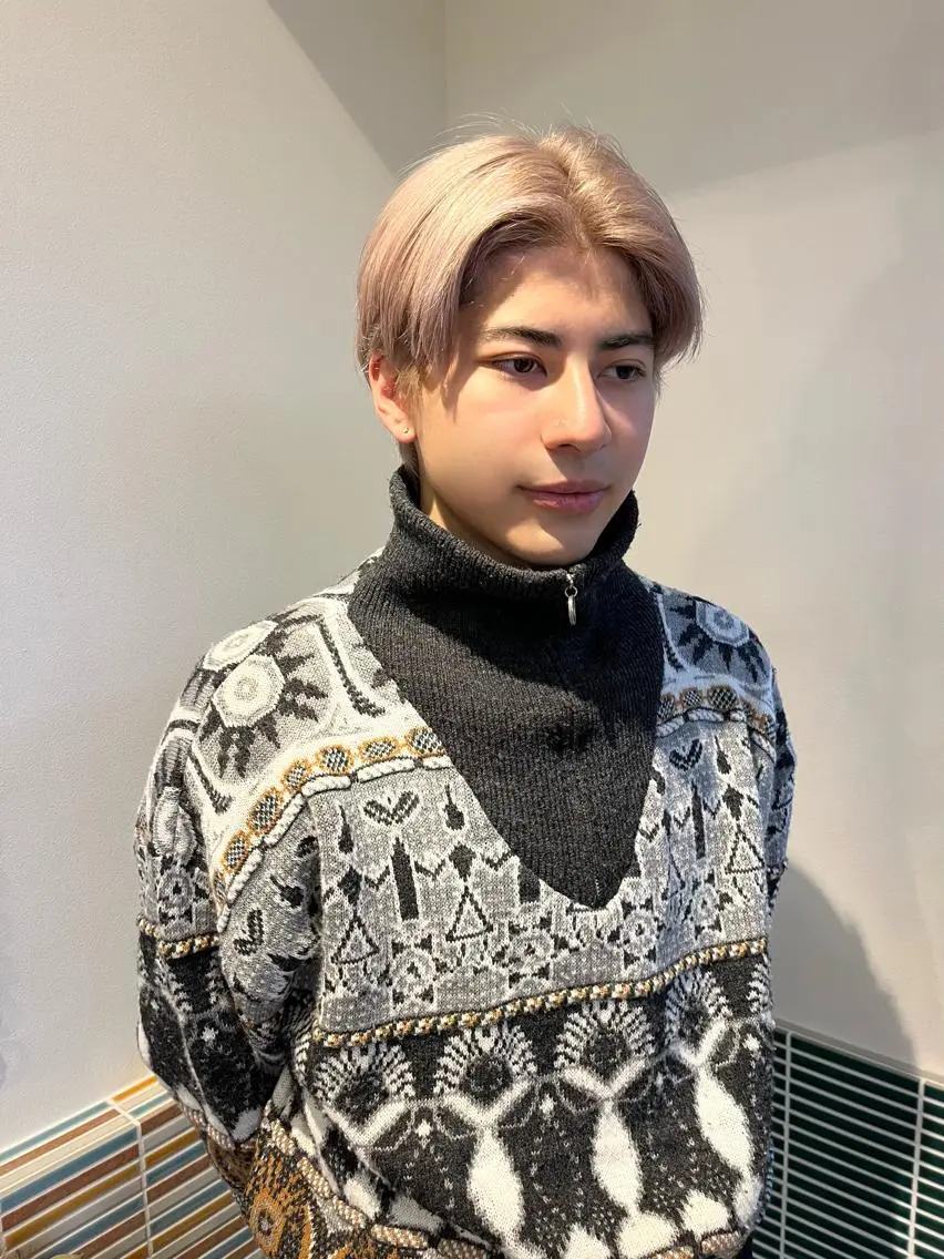 ショート カラー ベージュカラー ブリーチ ハイトーンカラー ホワイトベージュ カット ヘアカラー トリートメント 🩷ハイトーン透明感 レイヤー🩷ユリカのヘアスタイル