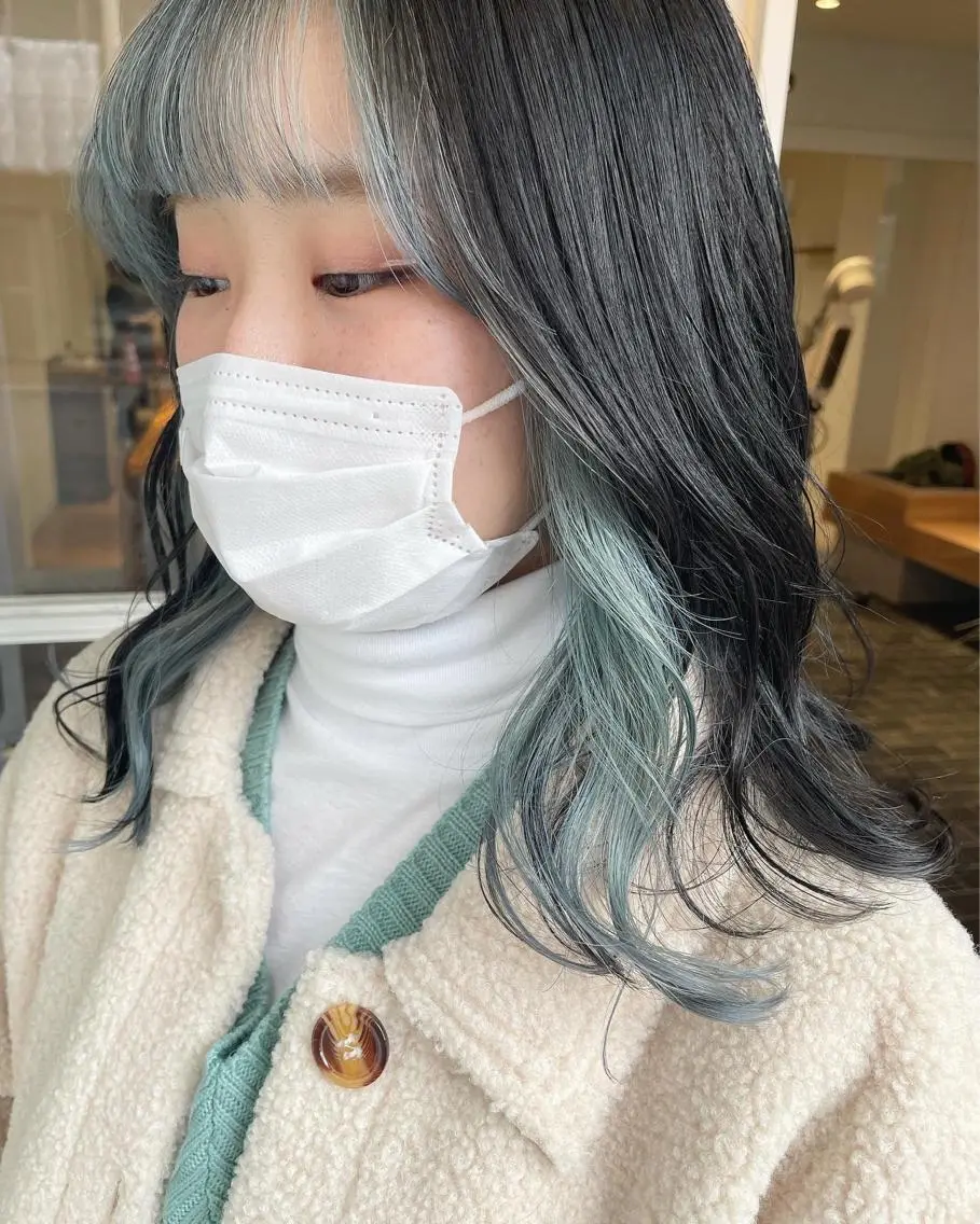 ミディアム カラー ヘアアレンジ 黒髪 ブリーチ ブルーカラー ヘアカラー たかいわ みきのヘアスタイル