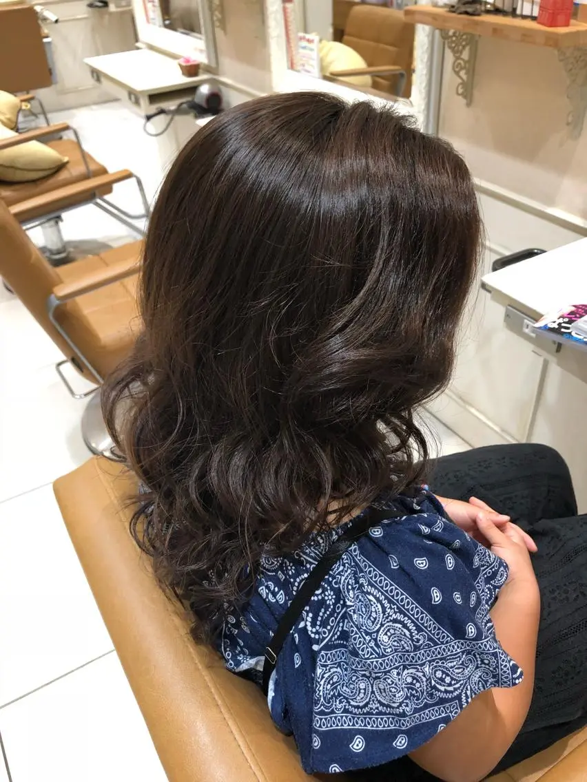 セミロング カラー ツヤ髪カラー💎 佐藤あきのヘアスタイル
