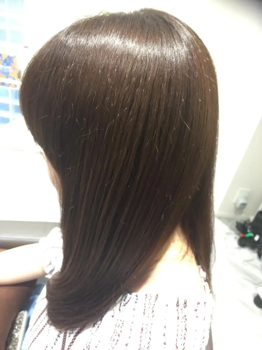 セミロング トリートメント 岡田 夏実のヘアスタイル