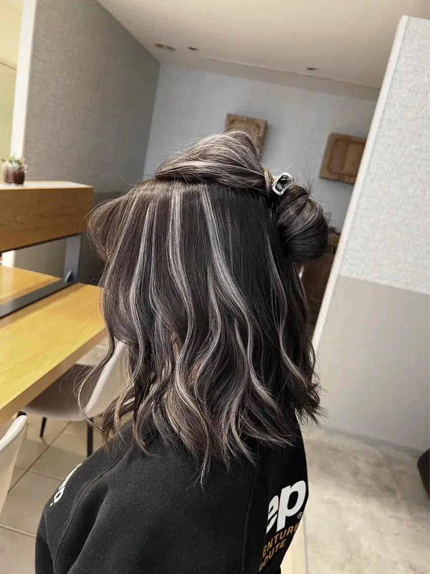 ショート カラー ヘアアレンジ ダークグレー ダークグレージュ グレージュ ハイライトカラー ハイライト 指名数No.1 /NAOYAのヘアスタイル