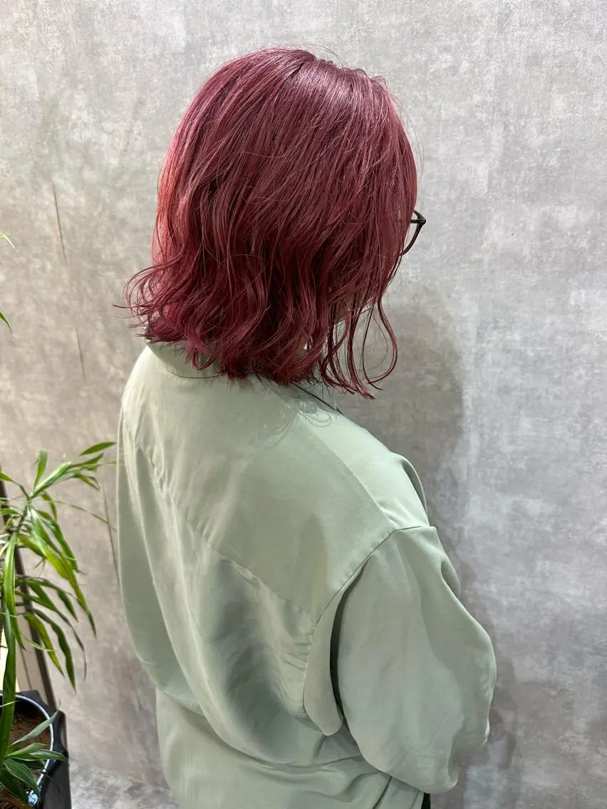 ショート 切りっぱなしボブ ショートボブ ハンサムショート 丸みショート アッシュ カット ヘアカラー トリートメント モテ髪/ボブ/ショー ト/アダチフウトのヘアスタイル