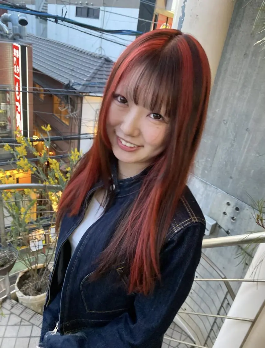 ロング インナーカラー/ボブ イヤリングカラーのヘアスタイル