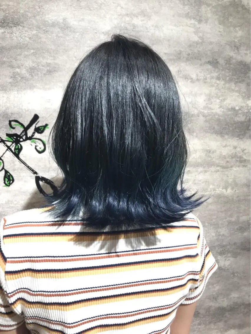 ミディアム カラー グラデーションカラー ネイビーカラー Blanco Color&Careのヘアスタイル