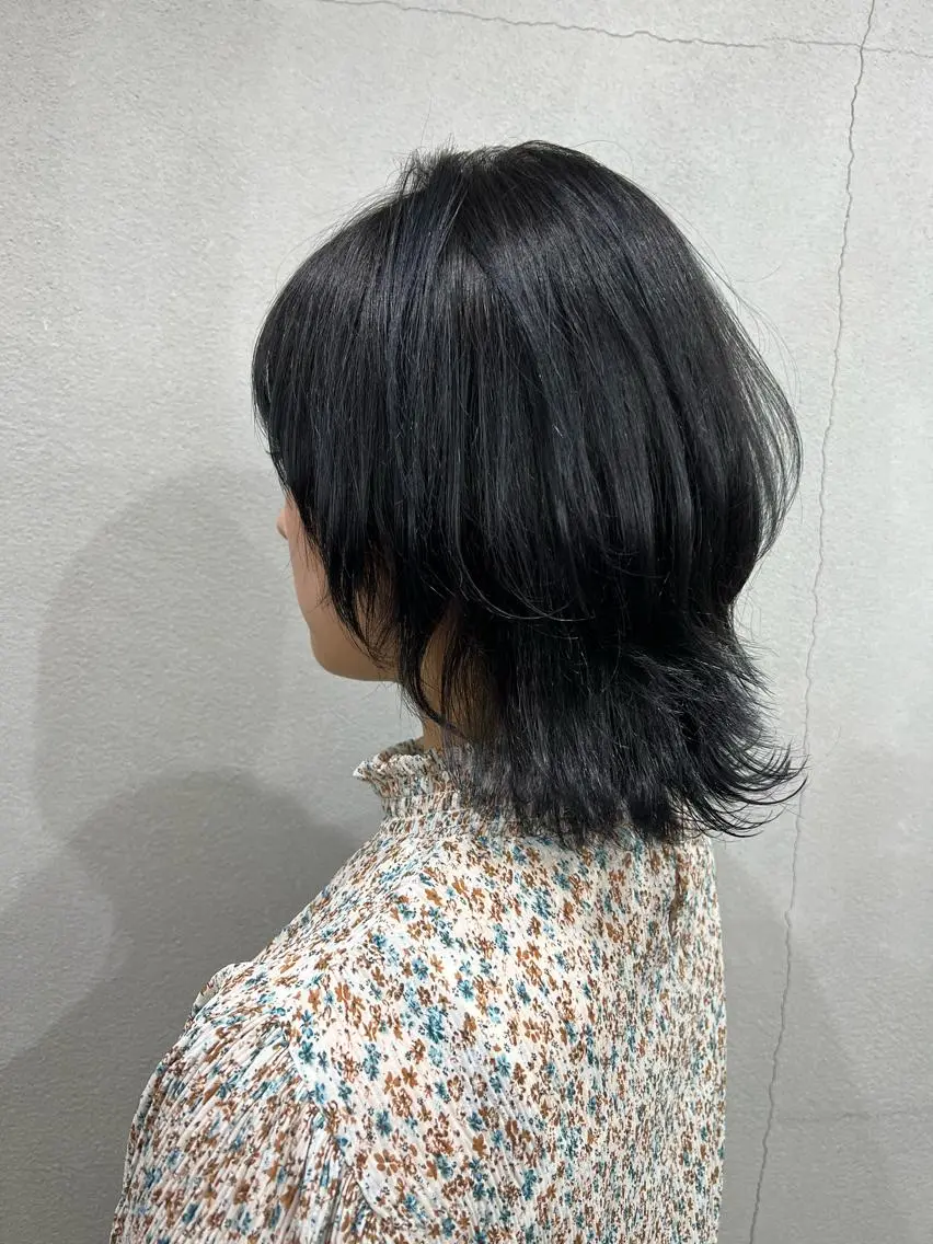 ミディアム ウルフカット 亀田 泰生のヘアスタイル