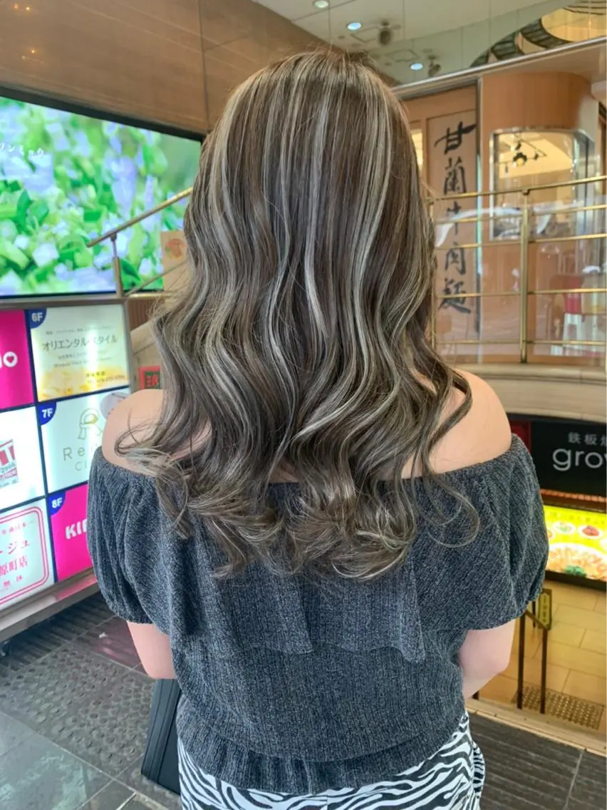 ロング ヘアカラー FABLE HAIR ファブル難波・心斎橋のヘアスタイル
