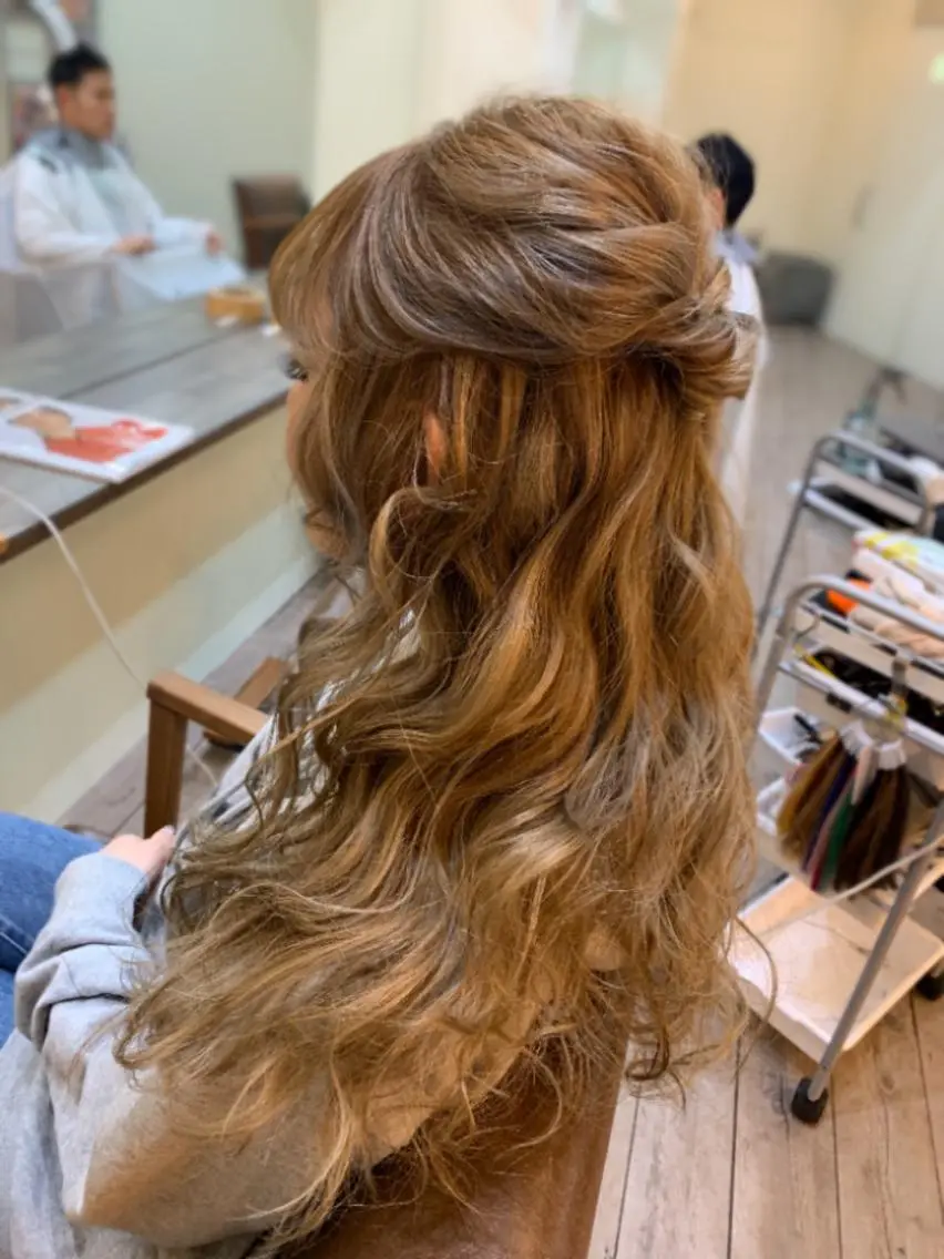 ロング カラー ヘアカラー 鶴見 和美のヘアスタイル
