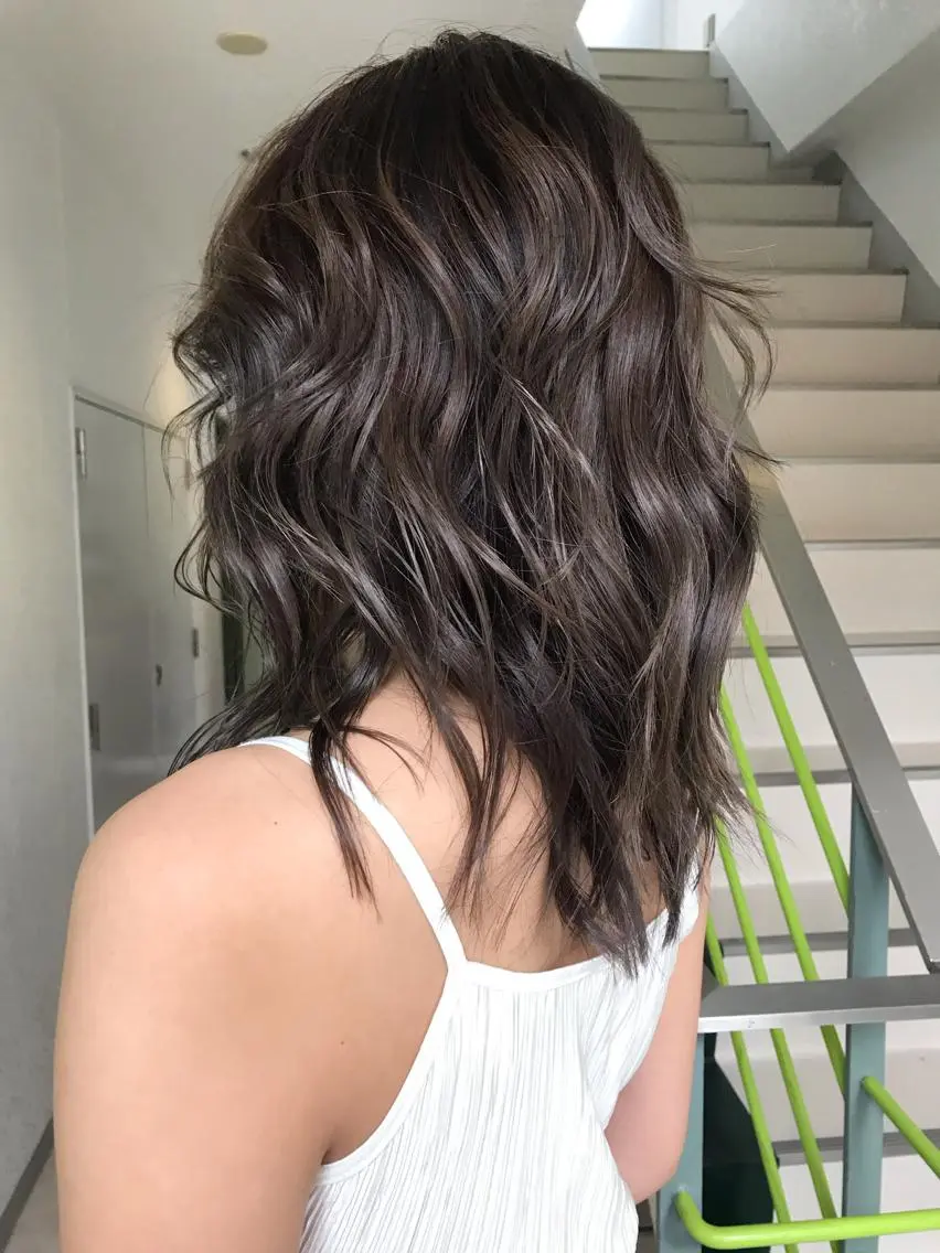 セミロング miu （ミユ）のヘアスタイル