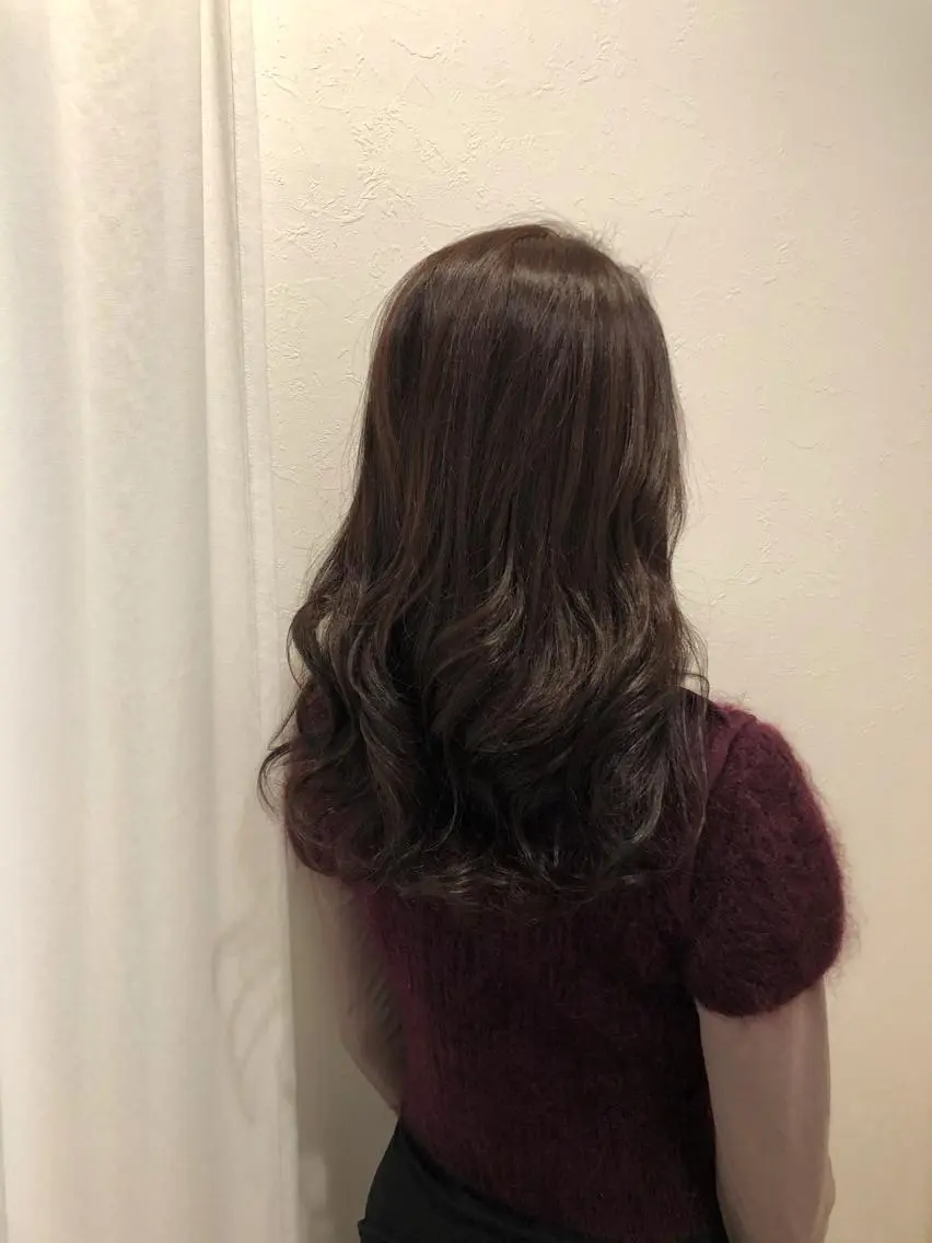 セミロング カラー ヘアアレンジ メンズ キッズ ネイル マツエク・マツパ メンズハイライト メンズインナーカラー メンズパーマ セミロングパーマ ケアカラー カット ヘアカラー トリートメント MEGUMI megumiのヘアスタイル