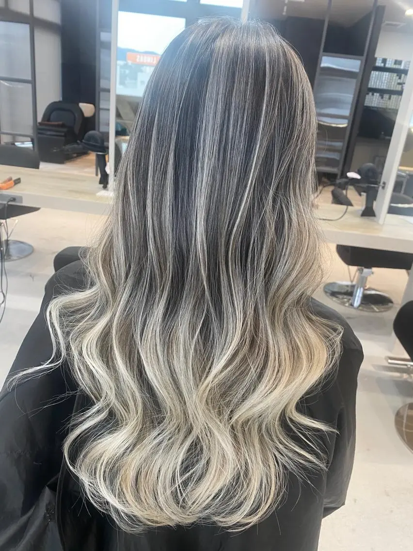ロング カラー パーマ ヘアアレンジ ネイル マツエク・マツパ アイブロウ ヘアカラー トリートメント 井上 一平のヘアスタイル
