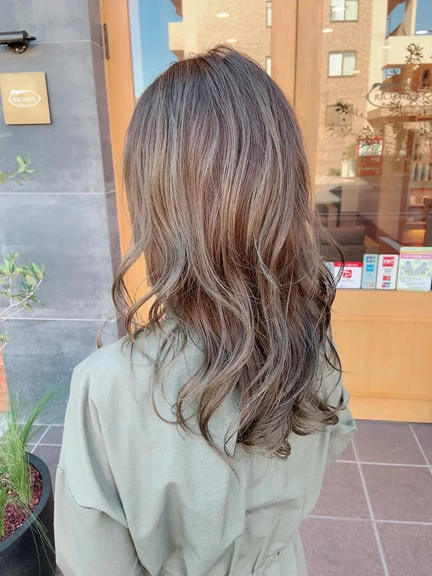 ロング カラー アッシュ ハイライトカラー ハイライト 松井 竜輝のヘアスタイル