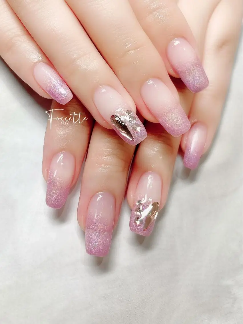 ネイル グラデーション ラメ(グリッター) ラメグラデーション マグネットネイル ワンホンネイル ハンドネイル nailsalon Fossetteのネイルデザイン