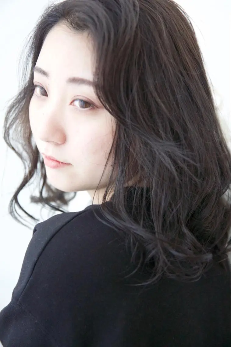 セミロング カラー fio マナミのヘアスタイル