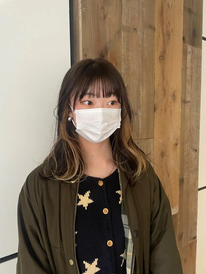 セミロング カラー ベージュカラー デザインカラー インナーカラー ヘアカラー 渋谷 留菜のヘアスタイル