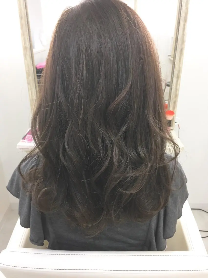 セミロング ロング カラー アッシュ 髪質改善 中川 翔のヘアスタイル