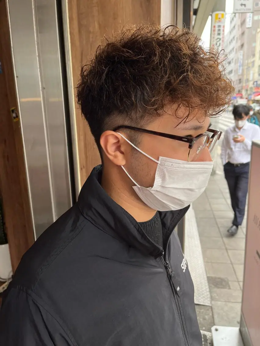 ショート カラー パーマ メンズ メンズパーマ スペインカール くせ毛 カット ヘアカラー AVANCE.難波 店長 松元のヘアスタイル