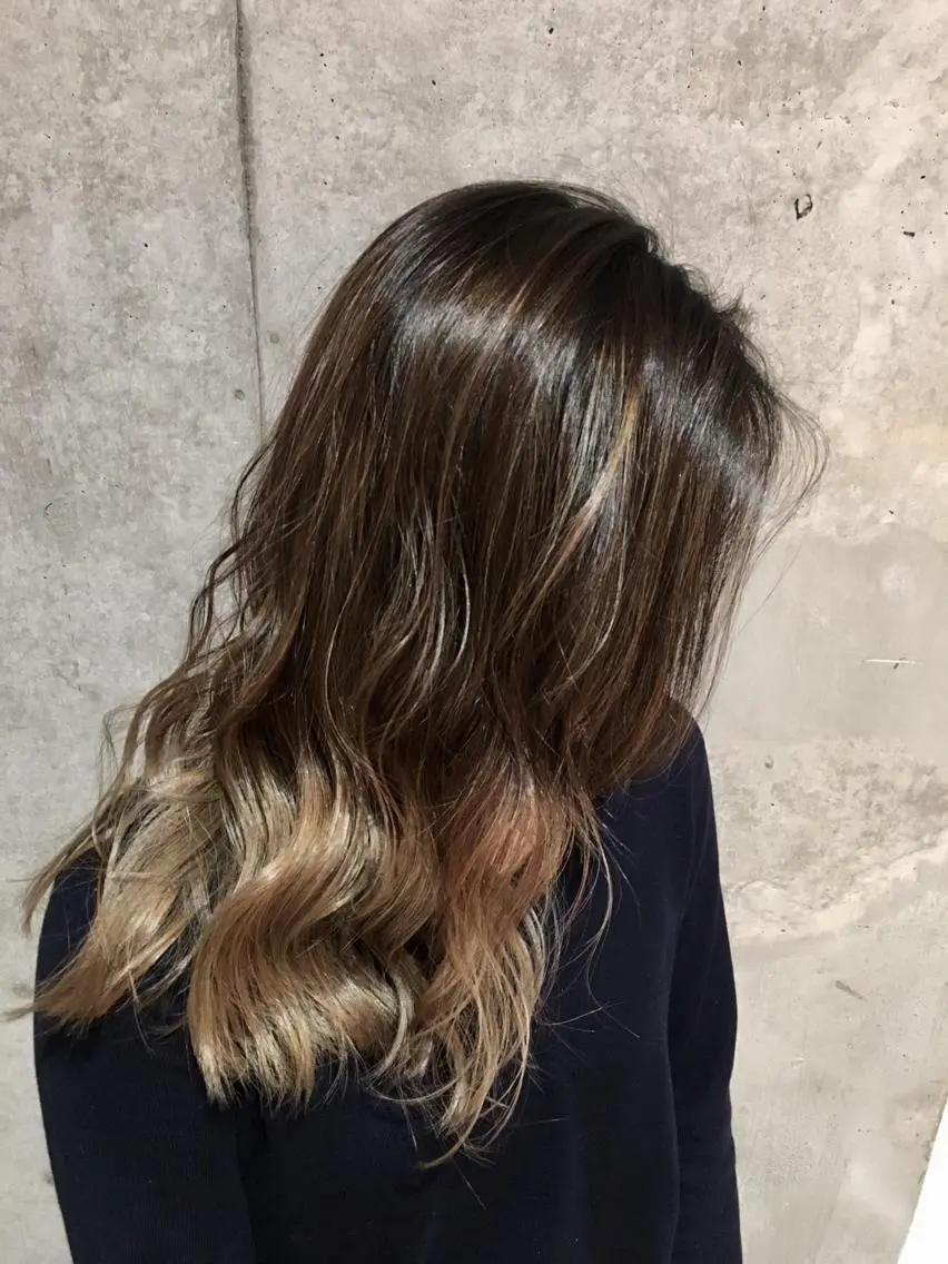 ロング カラー 長谷川 香織のヘアスタイル