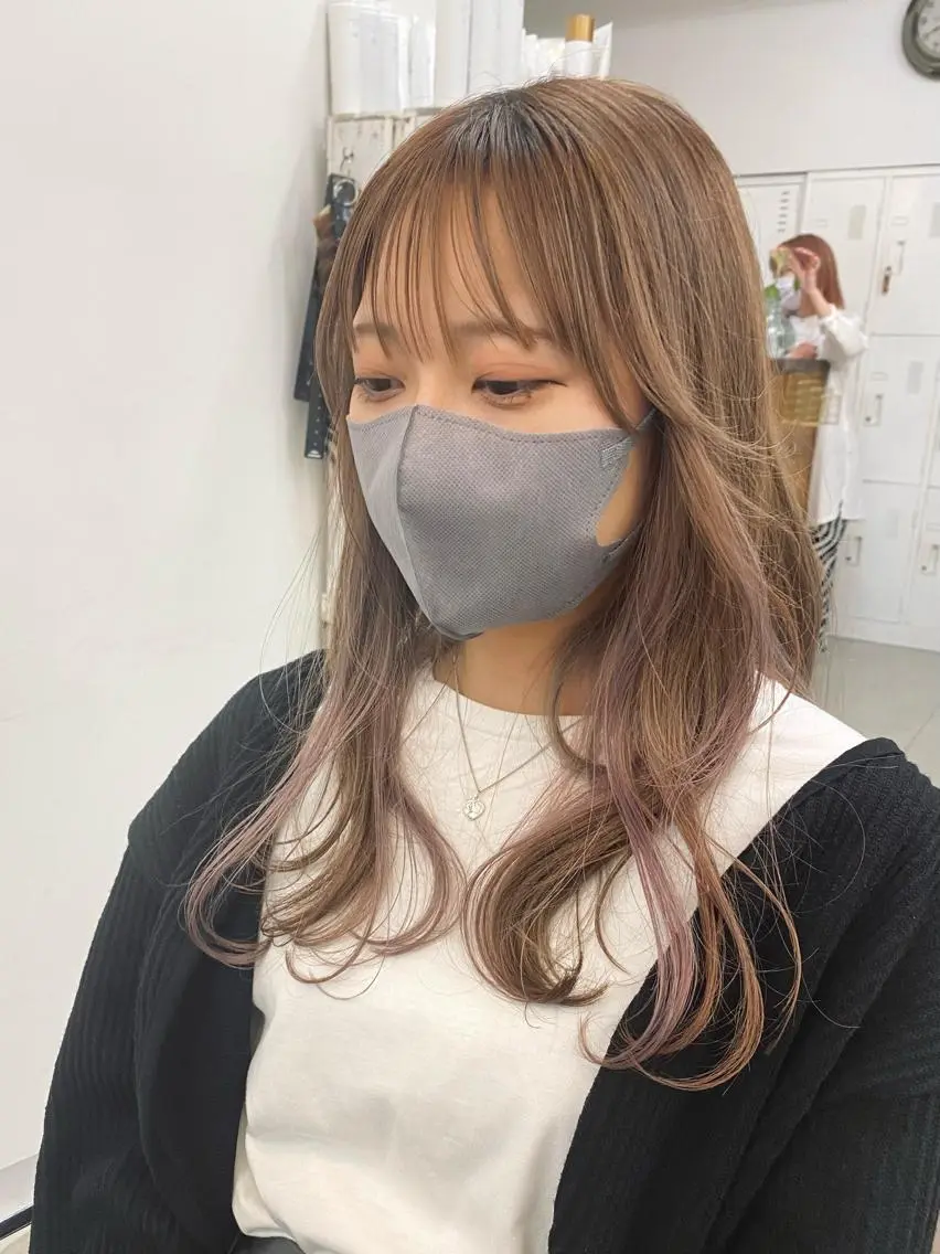 セミロング レイヤーカット サトウ リョウのヘアスタイル