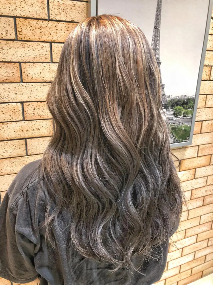 カラー ハイライトカラー ヘッドスパ専門店🫧 Shihoのヘアスタイル