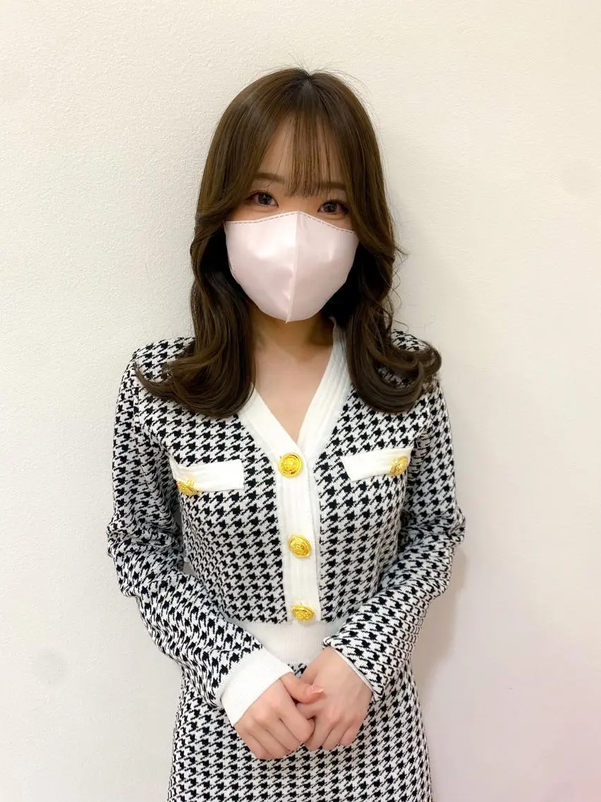 セミロング 髪質改善韓国レイヤー SHIORI🦋のヘアスタイル