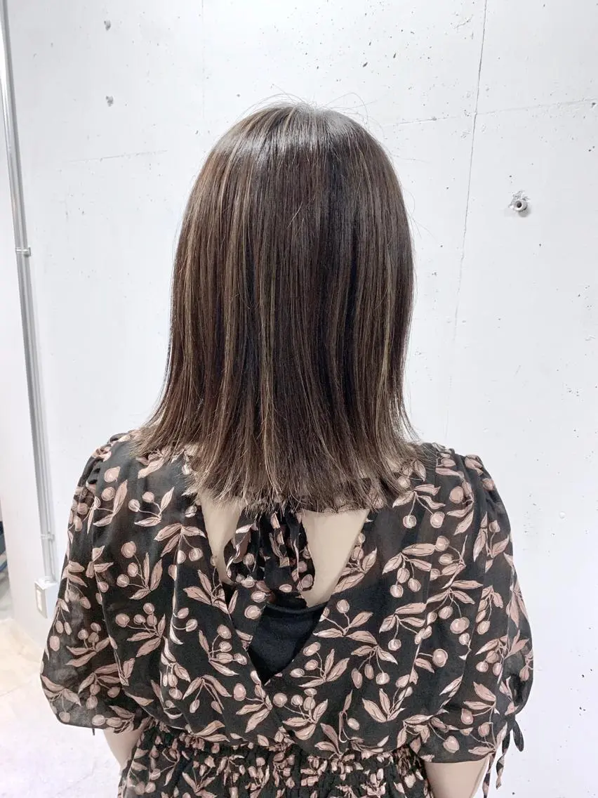 ミディアム ハイライト カット ヘアカラー トリートメント lok[ロク] 高田馬場のヘアスタイル