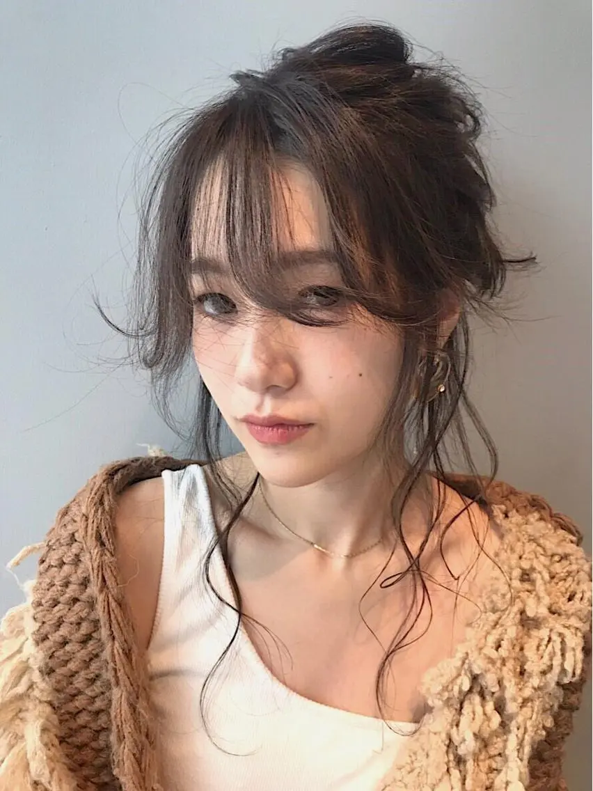 セミロング ヘアアレンジ lani ブリーチ /ダブルカラーのヘアスタイル