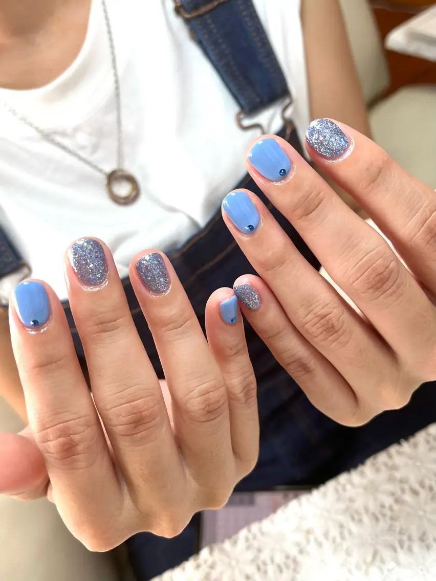 ネイル ジェルネイル キラキラネイル 韓国ネイル パラジェル ワンホンネイル nails' it...のネイルデザイン