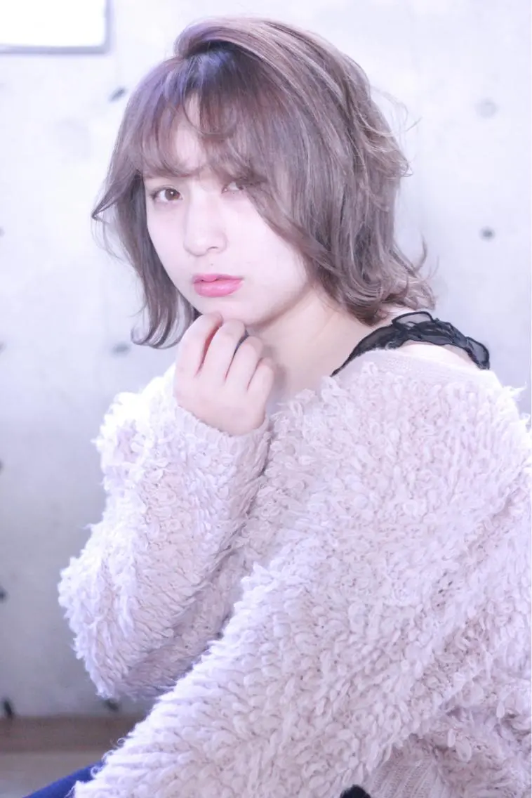 ミディアム カラー 及川 光のヘアスタイル