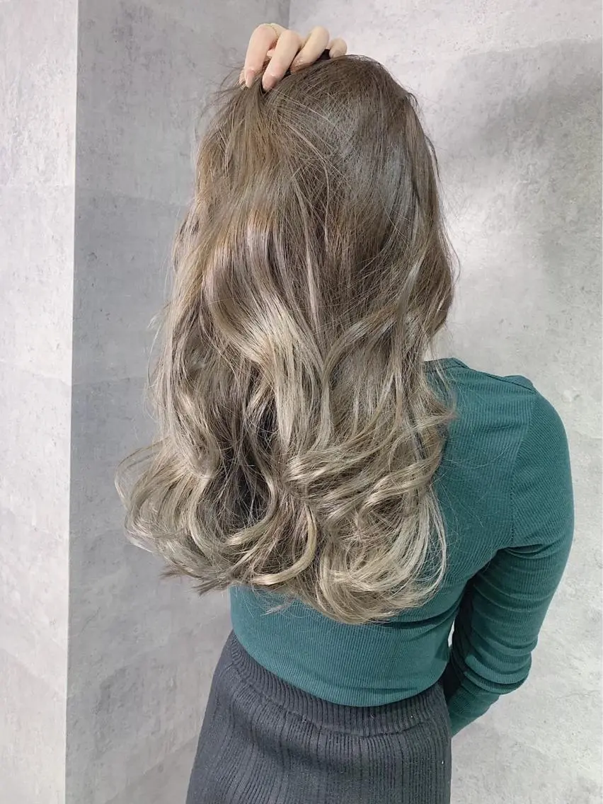 ロング カット ヘアカラー トリートメント _WHITE上本町 代表のヘアスタイル