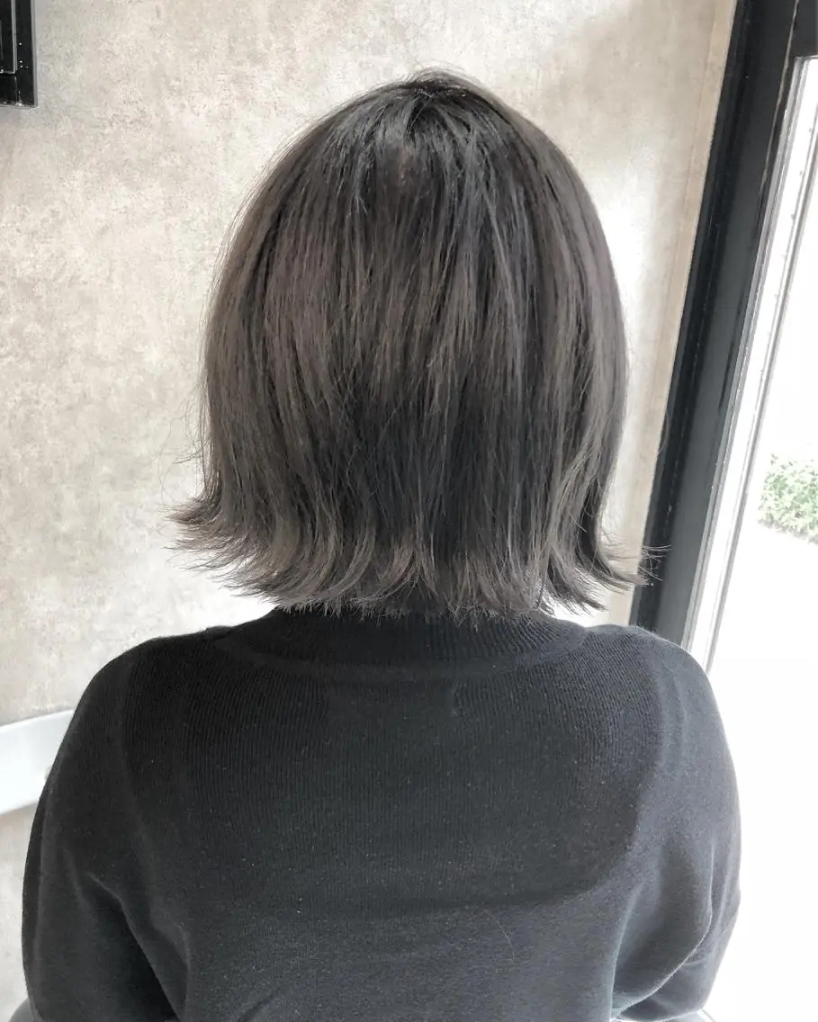 ショート カラー 顔周りレイヤーカット ブリーチminamiのヘアスタイル